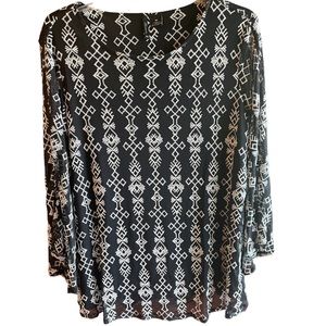 Women’s Black & White Top Size 3X
